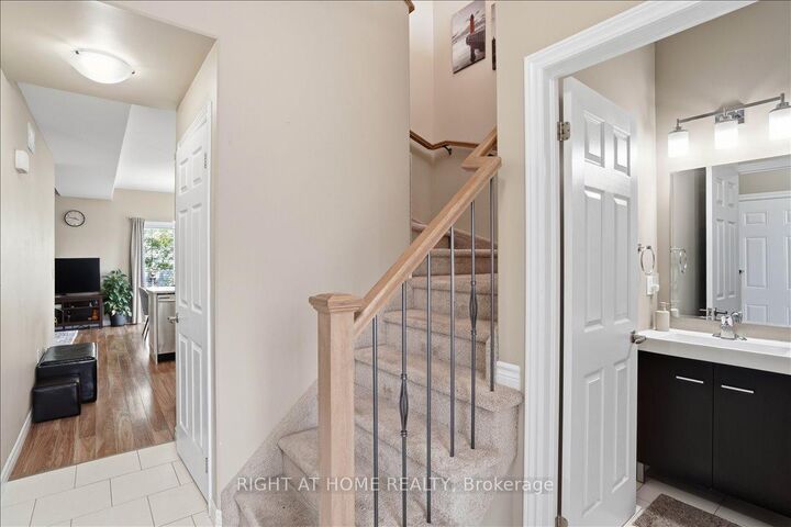 Property Photo: 3 Nottingham Court ON K8V 0E7