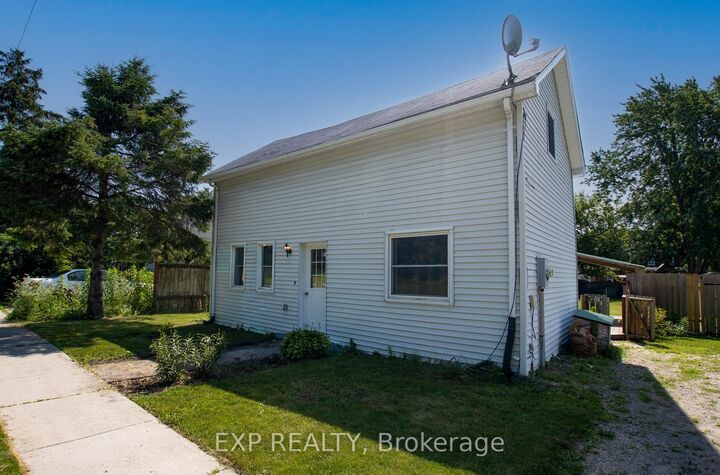 Property Photo:  190 Munroe Street  ON N0L 2P0 