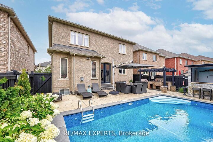 Property Photo: 265 Chatfield Drive N ON L4H 3R8