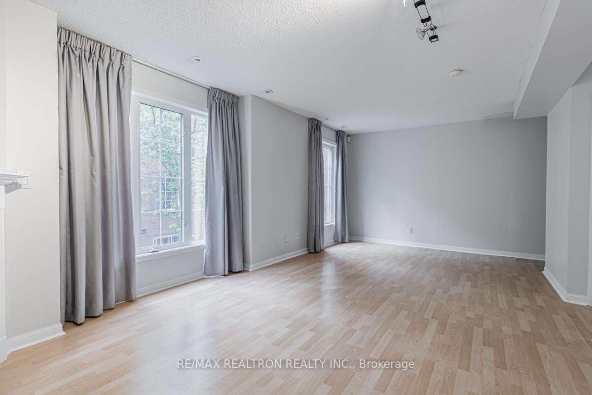 Property Photo:  3 Everson Drive 228  ON M2N 7C2 