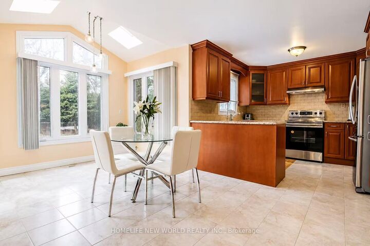 Property Photo:  3368 Cider Mill Place Main A  ON L5L 3H6 