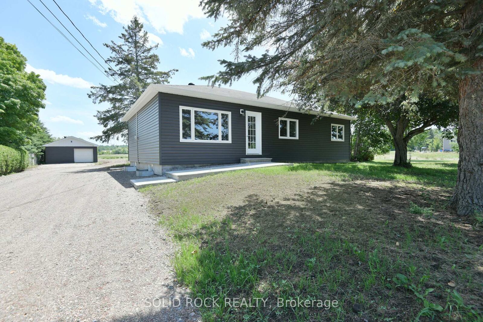 Property Photo: 1097 132 Highway ON K7V 3Z5