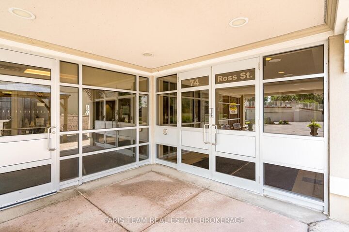 Property Photo:  74 Ross Street 82  ON L4N 1G3 