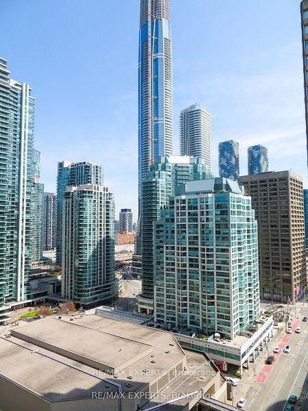 Property Photo: 33 Harbour Square 1013 ON M5J 2Z6