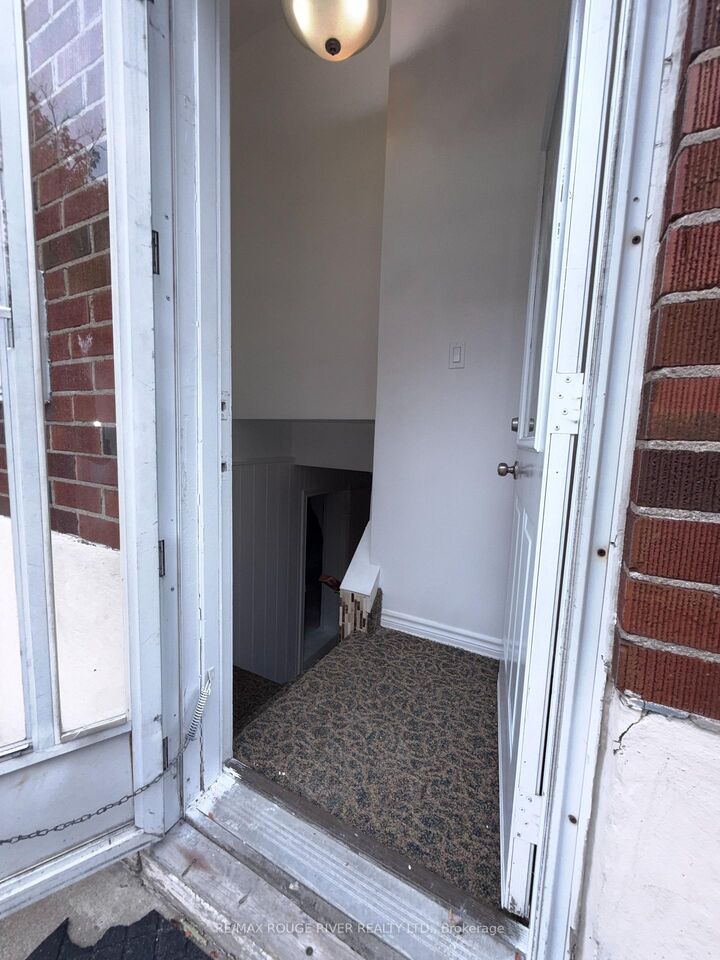 Photo de la propriété: 283 East 45th Street Basement ON L8T 3K7