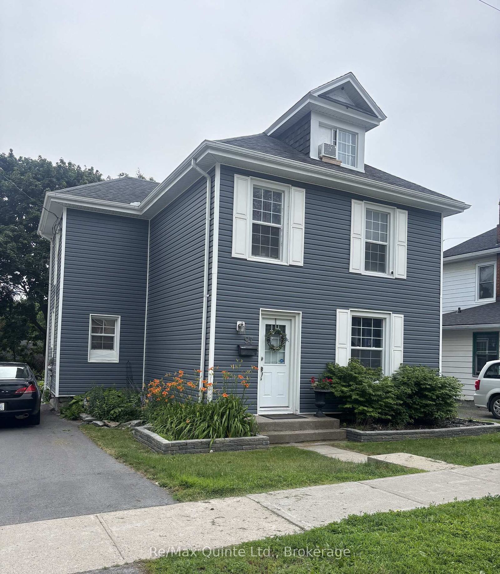Property Photo:  97 Spring Street  ON K8V 3Y9 