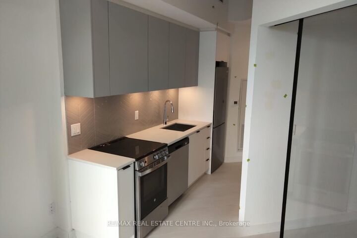 57 Brock Avenue 514 — photo 1
