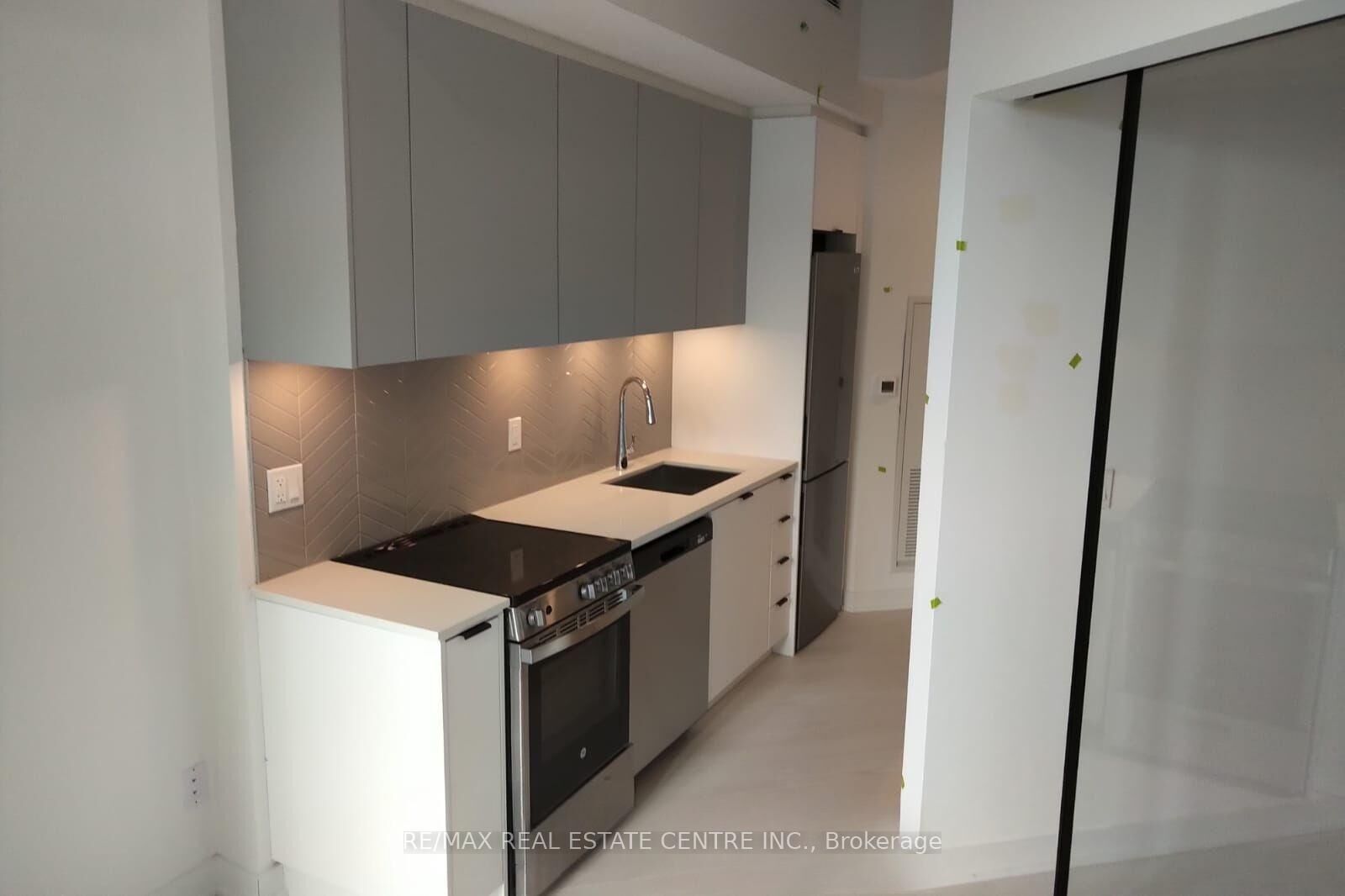 Property Photo: 57 Brock Avenue 514 ON M3H 3N2