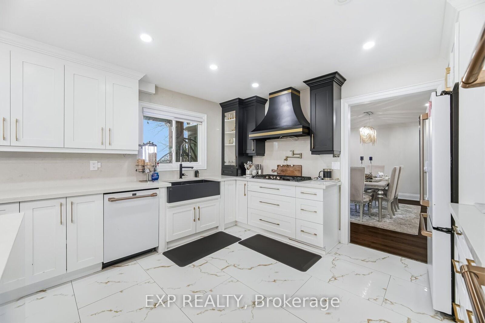 Property Photo: 265 Wycliffe Avenue ON L4L 3N7