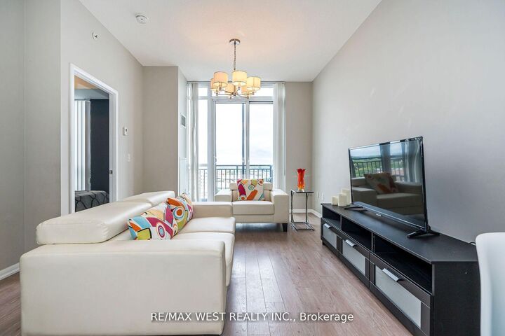 Property Photo: 830 Lawrence Avenue 803 ON M6A 0A2