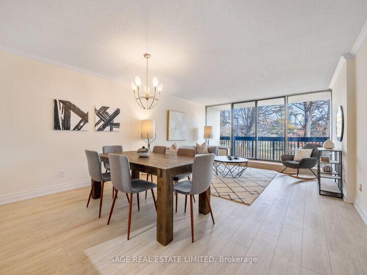 Property Photo:  30 Fashion Roseway N/A 213E  ON M2N 6B4 