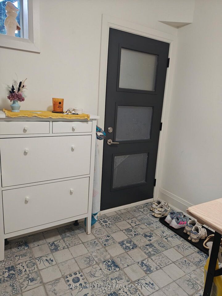 Property Photo: 982 Dovercourt Road Basement ON M6H 2X5