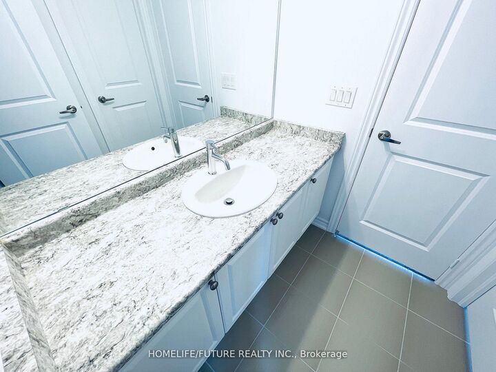 Property Photo:  18 Aitchison Avenue  ON N0C 1B0 
