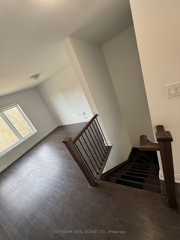 Property Photo:  37 Wild Rose Gardens 2  ON M6L 0A5 