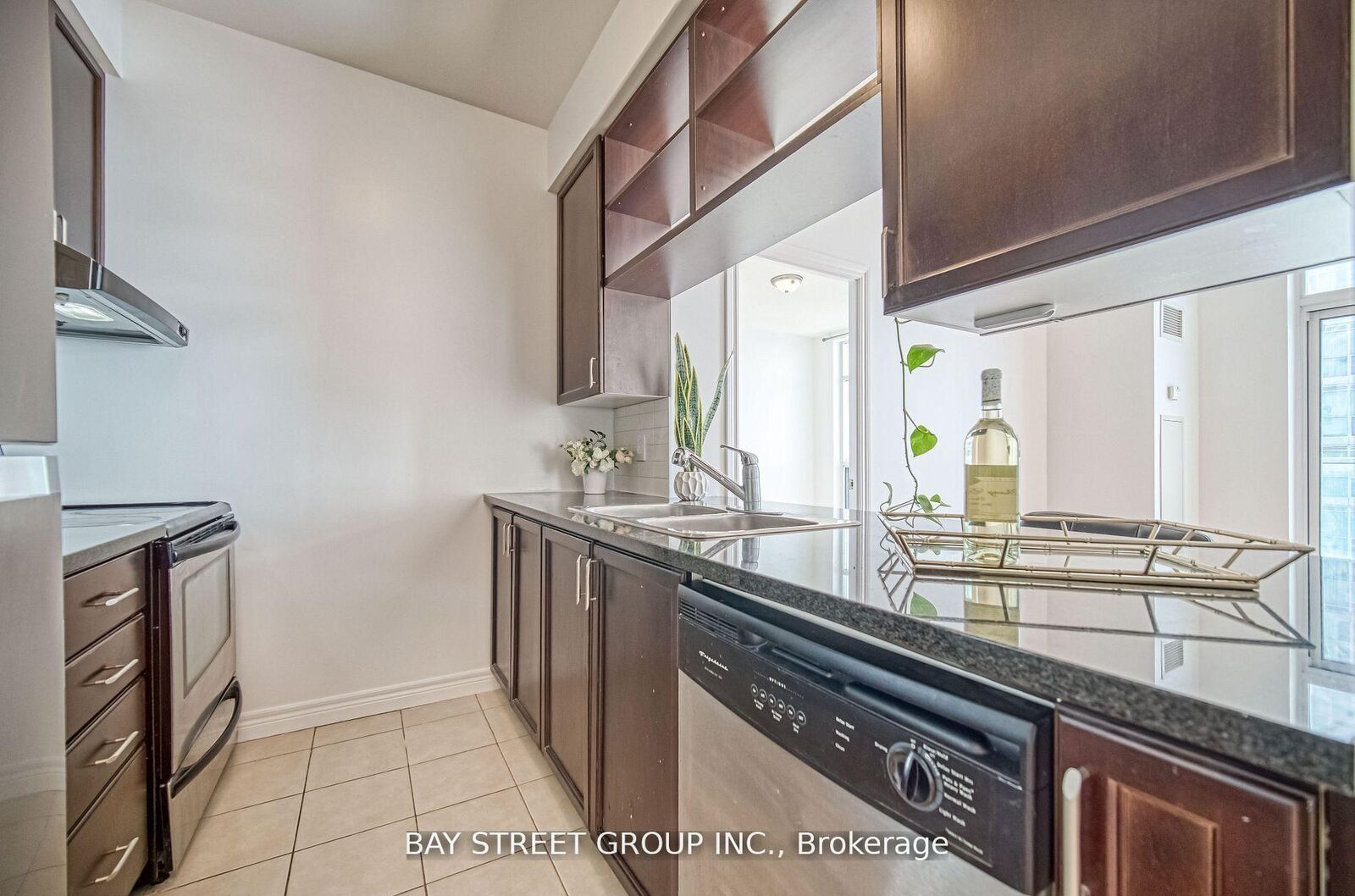 Property Photo:  70 Town Centre Court Ph#3603  ON M1P 0B2 