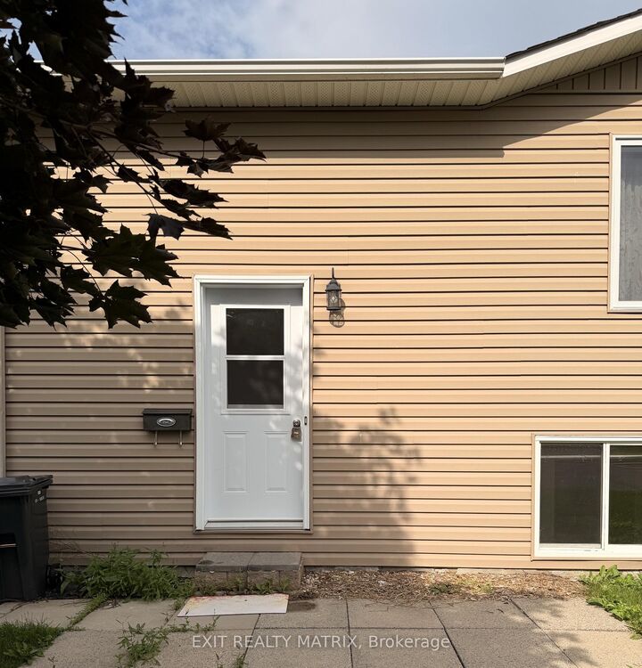 Property Photo:  239 Stiver Street B  ON K4R 1G9 