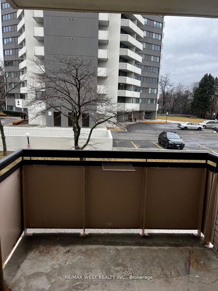 Property Photo:  130 Neptune Drive 202  ON M6A 1X5 