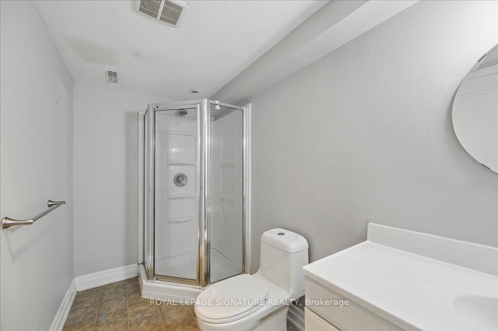Property Photo:  1406 Acton Crescent  ON L6J 2S5 