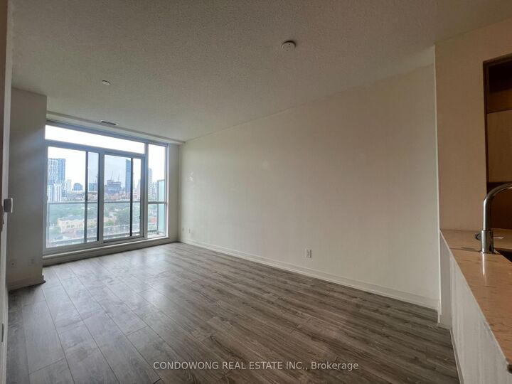 Property Photo:  200 Sackville Street 1105  ON M5A 0C4 