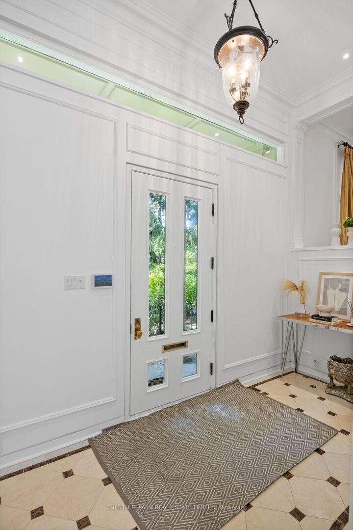 Property Photo:  103 Dunloe Road  ON M5P 2T7 