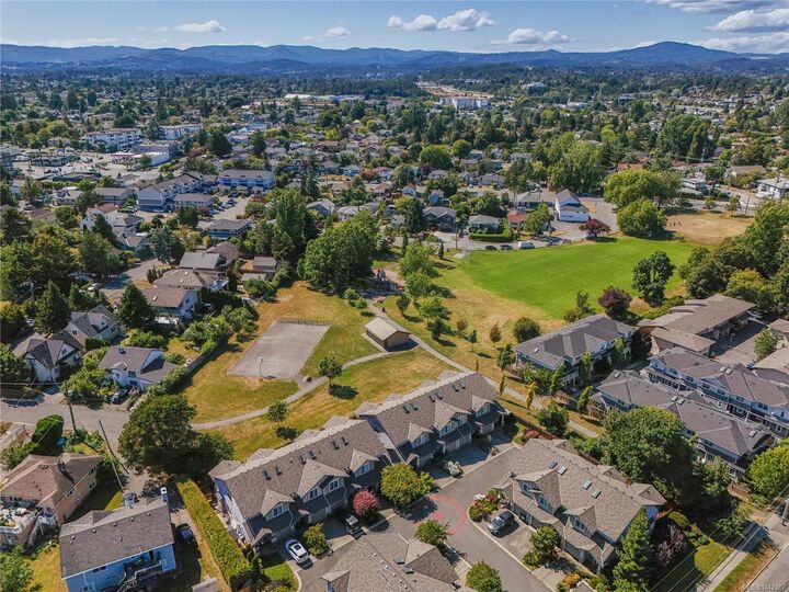 Property Photo: 3338 Whittier Ave #4 BC V8Z 3P9