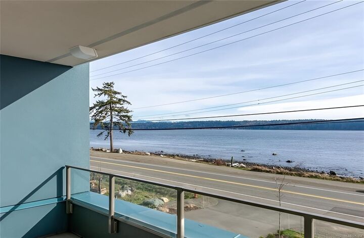 536 Island Hwy #205 — photo 1