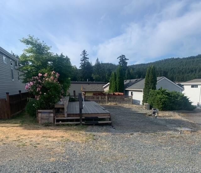 2139 Nimpkish Lake Way — photo 1