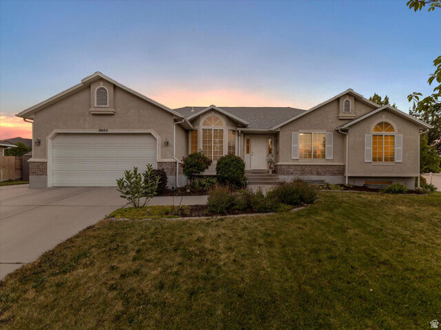 Property Photo: 2602 W Singletree Ln S UT 84095