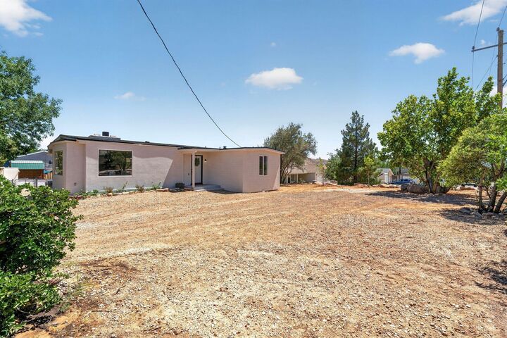 Property Photo: 330 N Main St UT 84746