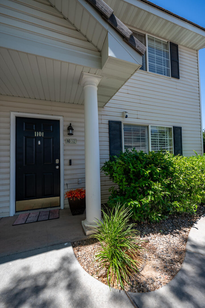 Property Photo: 1735 W 540 N 1101 UT 84770