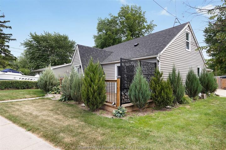 Property Photo: 430 Broadway Street ON N0R 1A0