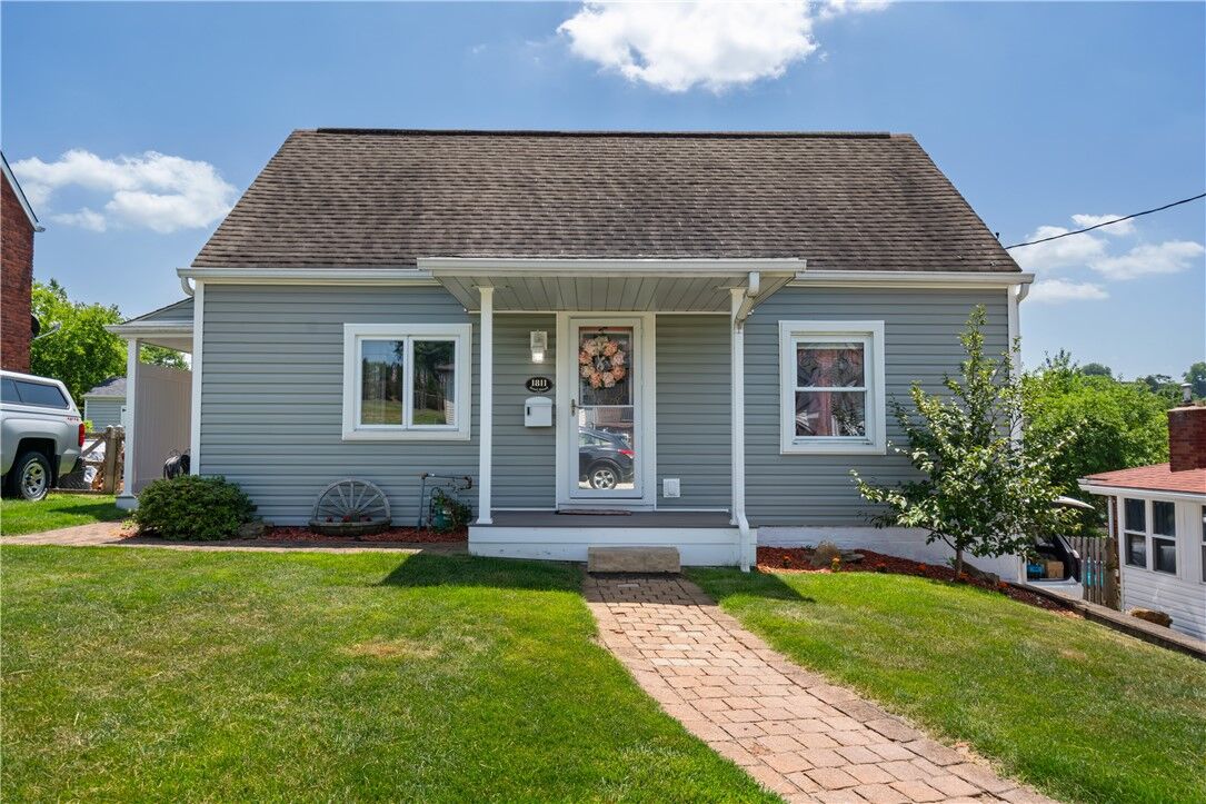Property Photo:  1811 Jewel Street  PA 15122 