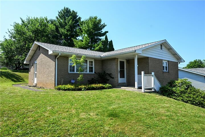 Property Photo:  20 Jefferson Drive  PA 15062 