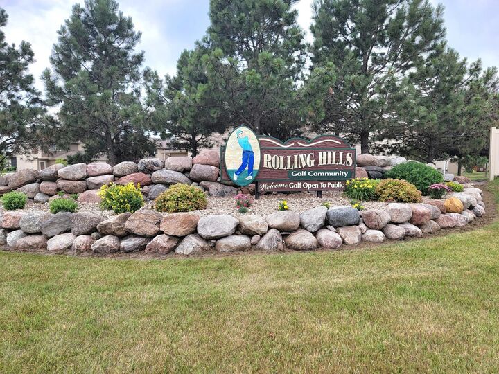 Property Photo:  511 E Palmer Circle  SD 57401 
