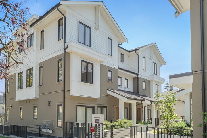 6815 Oak Street — photo 1