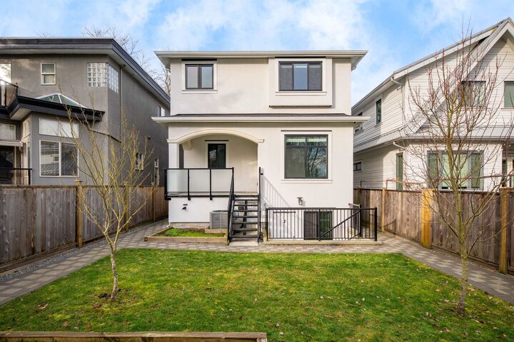 Property Photo: 58 E 39th Avenue BC V5W 1J7