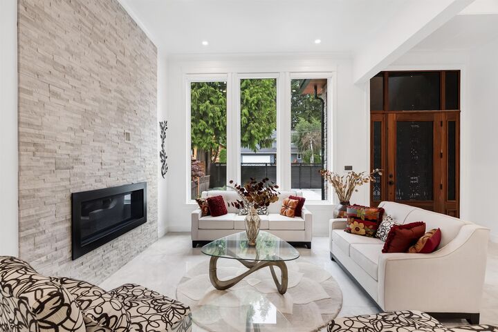 Property Photo: 977 164 Street BC V4A 4Y4