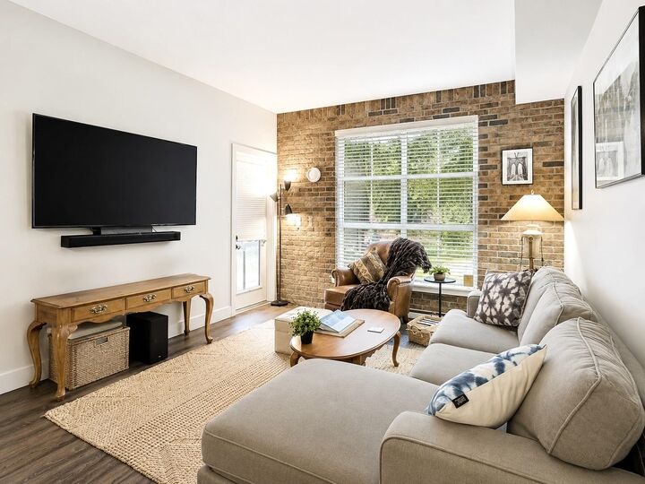 Property Photo: 14550 Winter Crescent 103 BC V4P 0G4