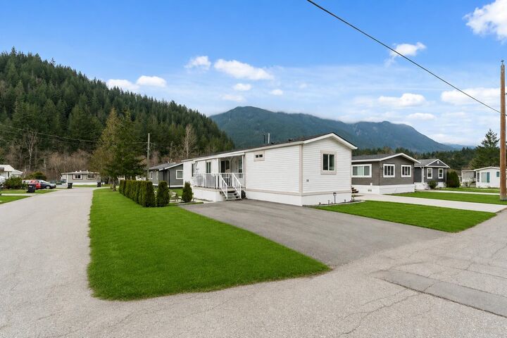 65367 Kawkawa Lake Road 58 — photo 1
