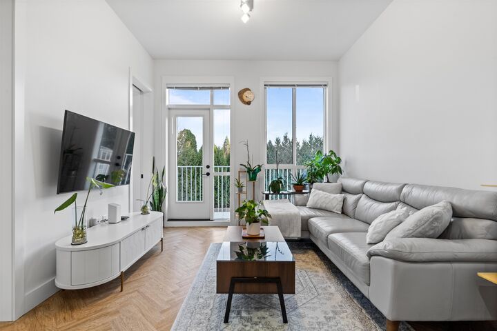 Property Photo:  14968 101A Avenue 425  BC V3R 0E8 