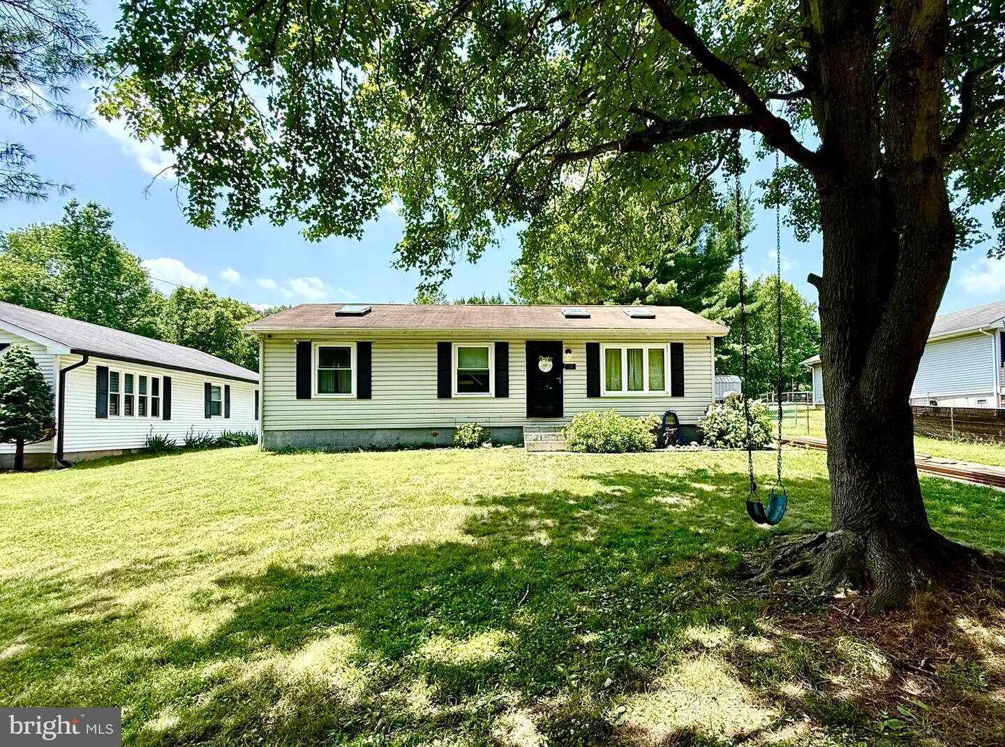 Property Photo:  13 Deer Run Drive  DE 19702 
