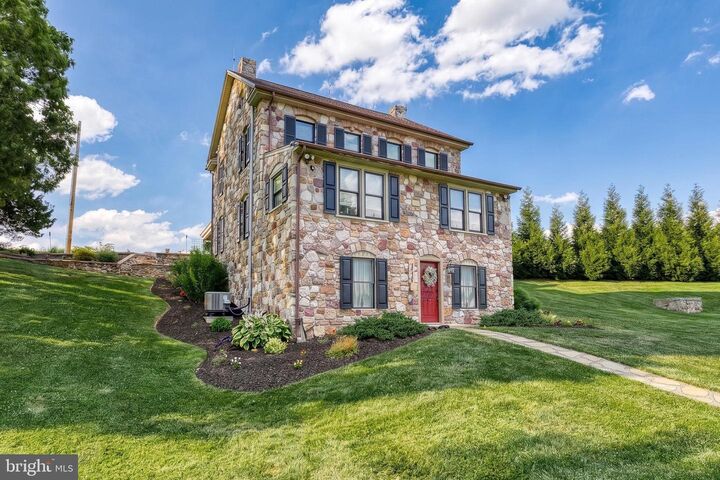 Property Photo:  2415 Clearview Lane  PA 17362 