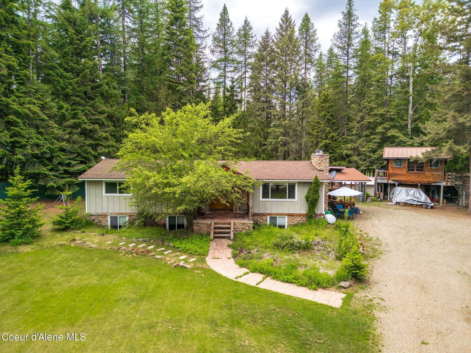 Property Photo: 527 Creekside Dr ID 83856