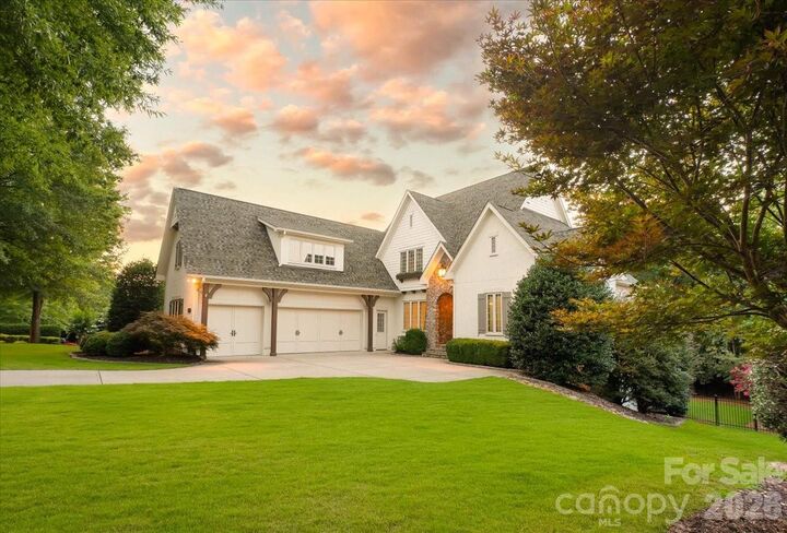 Property Photo: 16728 Ashton Oaks Drive NC 28278