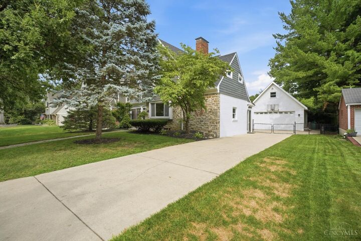 Property Photo: 3748 Middlebrook Avenue OH 45208