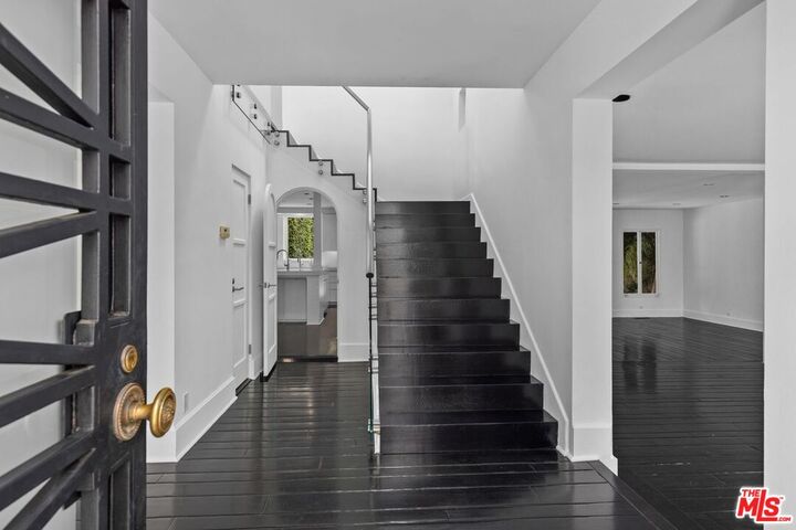 Property Photo:  305 S Bedford Dr  CA 90212 