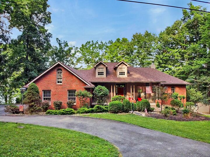 Property Photo: 16901 Treasure Lake Rd PA 15801