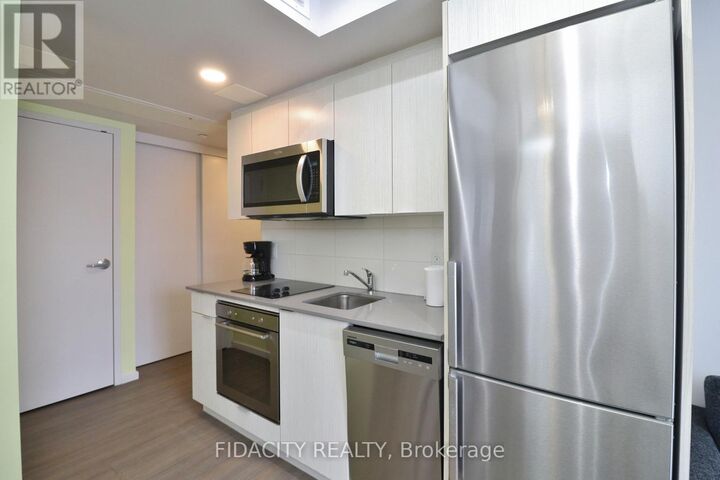 Property Photo: 105 Champagne Avenue South 719 ON K1S 5E5