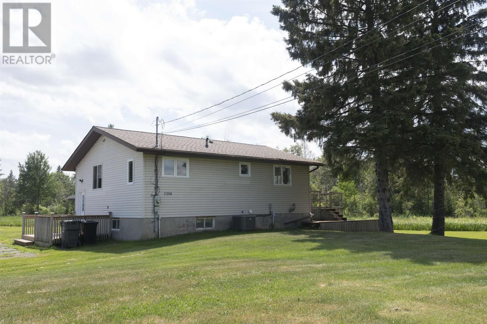 Property Photo:  2306 Arthur Street West  ON P7K 1B4 