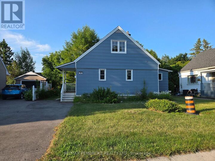 Property Photo:  108 Third Avenue  ON K7S 1Y8 
